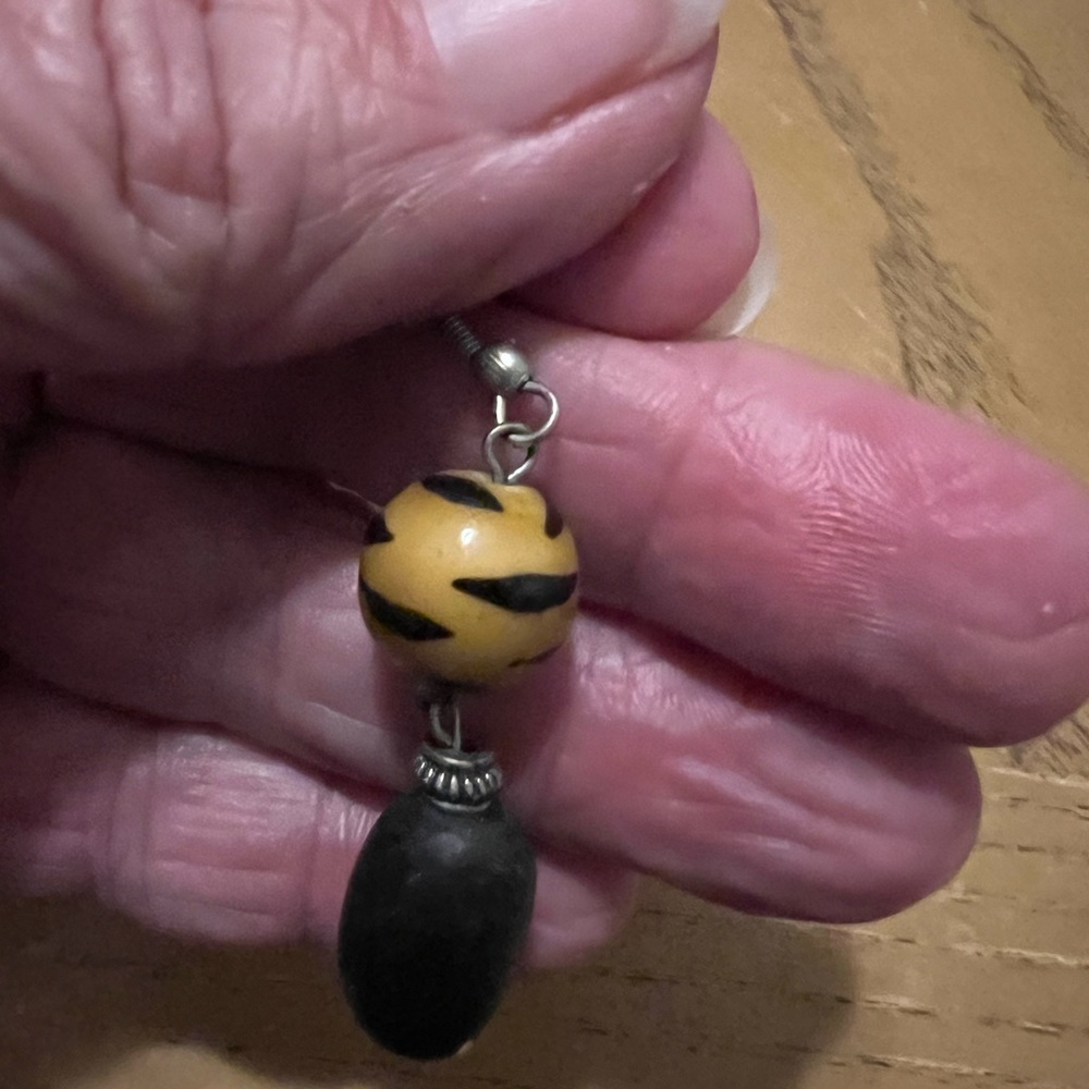 ****Donated***Black and brown dangling boho style earrings - Picture 2 of 4